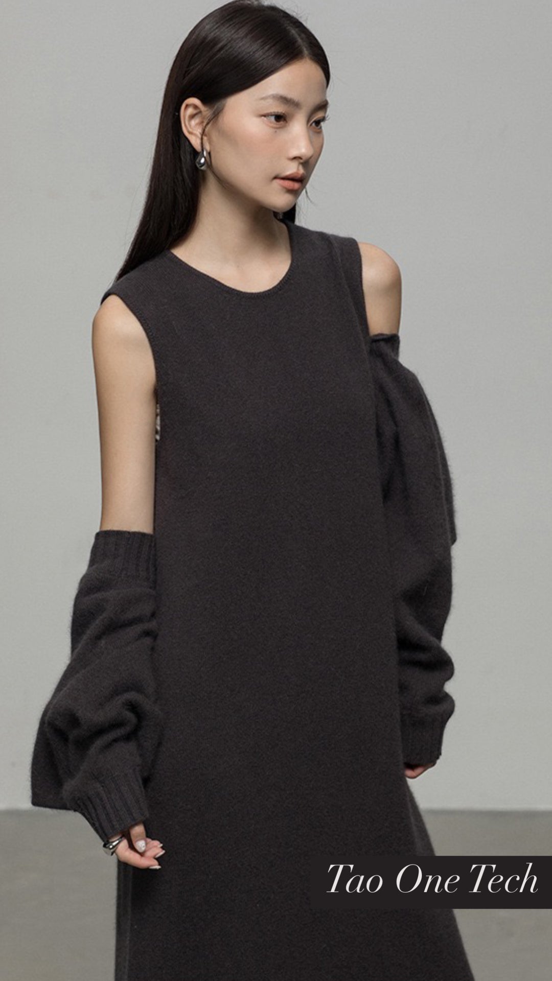 Tao One Tech™ • Zen Relaxed Wool Dress • Elegant Perfection • Sleeveless • Breathable • Cozy Warmth • High Quality Wool