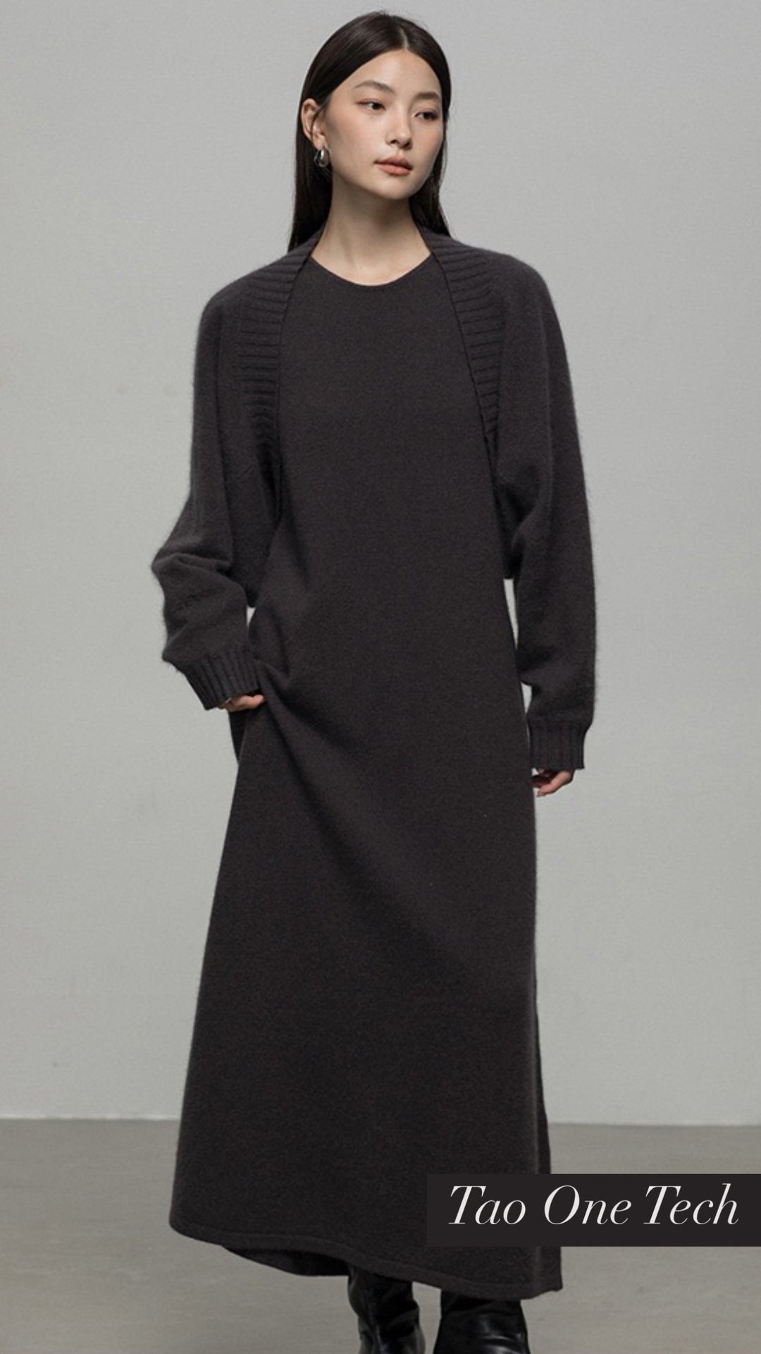 Tao One Tech™ • Zen Relaxed Wool Dress • Elegant Perfection • Sleeveless • Breathable • Cozy Warmth • High Quality Wool