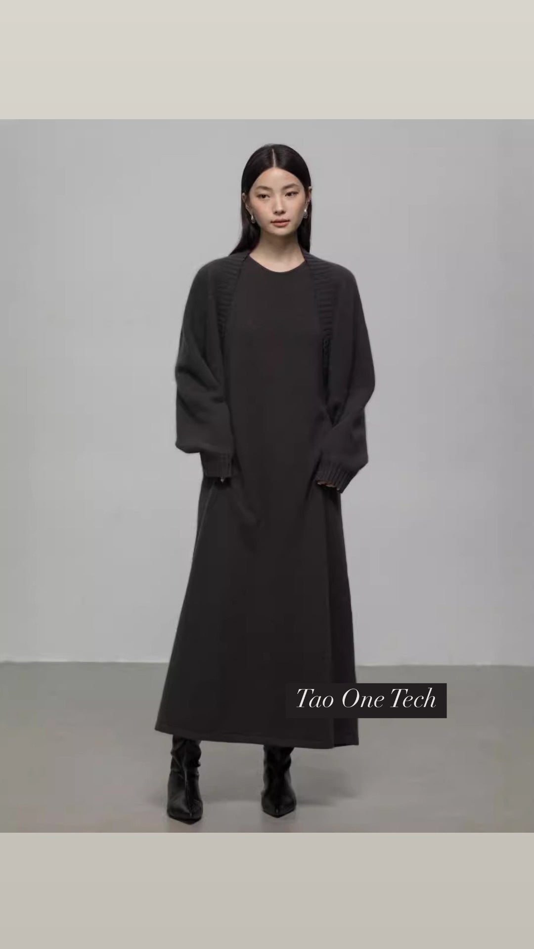 Tao One Tech™ • Zen Relaxed Wool Dress • Elegant Perfection • Sleeveless • Breathable • Cozy Warmth • High Quality Wool