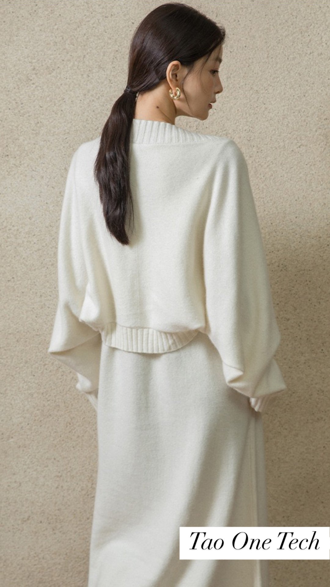 Tao One Tech™ • Zen Relaxed Wool Dress • Elegant Perfection • Sleeveless • Breathable • Cozy Warmth • High Quality Wool